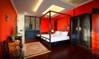 Bedroom with Wooden Floor - Niconico Mansion - Seminyak, Bali