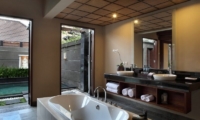 En-Suite Bathroom with Bathtub - Nyuh Bali Villas - Seminyak, Bali