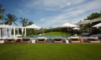 Gardens and Pool - Pure Villa Bali - Canggu, Bali