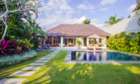 Gardens and Pool - Serene Villas Hibiscus - Seminyak, Bali