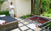 Romantic Bathtub Set Up - Shalimar Villas - Seseh, Bali