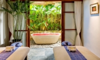 Spa with Bathtub - The Longhouse - Jimbaran, Bali