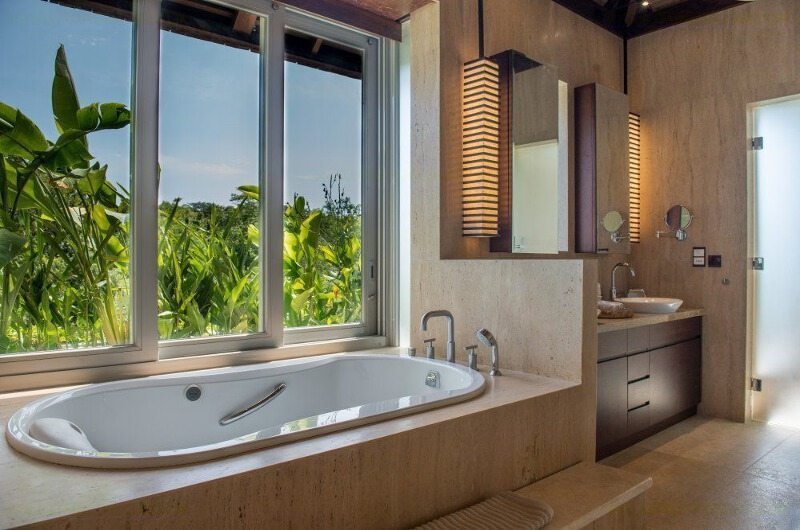 Bathroom with Bathtub - The Luxe Bali - Uluwatu, Bali