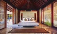 Spacious Bedroom - Tukad Pangi Villa - Canggu, Bali