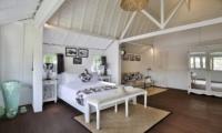 Bedroom with Wooden Floor - Villa Abida - Seminyak, Bali