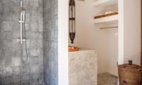 Bathroom with Shower - Villa Alea - Kerobokan, Bali