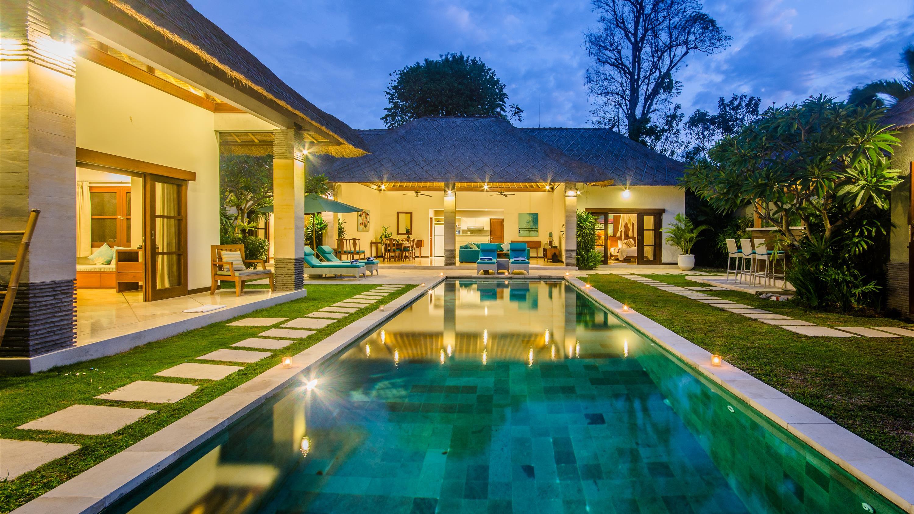  Villa  Alore 6 bedrooms Sleeps 12 Pool Seminyak Bali 