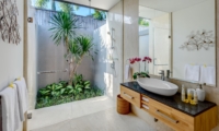 Semi Open Bathroom - Villa Bamboo Aramanis - Seminyak, Bali