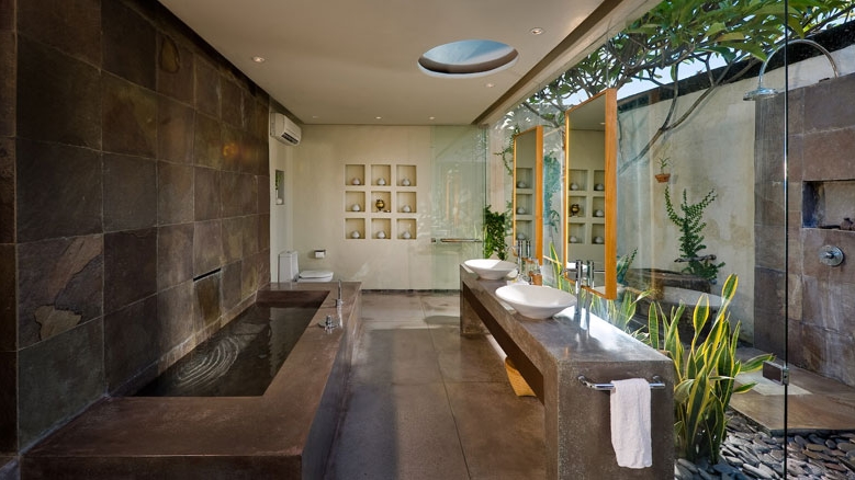 His and Hers Bathroom with Bathtub - Villa Belong Dua - Seseh, Bali