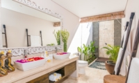 Romantic Bathroom Set Up - Villa Can Barca - Seminyak, Bali