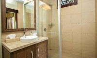 Bathroom with Shower - Villa Cemadik - Ubud, Bali