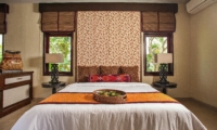 Bedroom with Table Lamps - Villa Cemadik - Ubud, Bali