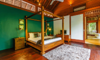 Bedroom with Four Poster Bed - Villa Champuhan - Seseh, Bali
