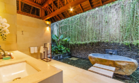 Semi Open Bathroom with Bathtub - Villa Champuhan - Seseh, Bali