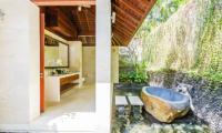 Semi Open Bathroom with Bathtub and Mirror - Villa Champuhan - Seseh, Bali
