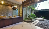 En-Suite His and Hers Bathroom with Bathtub - Villa Cinta - Seminyak, Bali