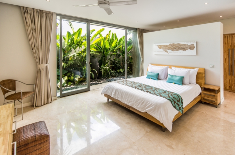 Bedroom with TV - Villa Damai Aramanis - Seminyak, Bali