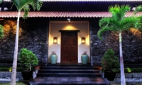 Entrance View - Villa De Suma - Seminyak, Bali