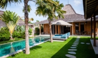 Gardens and Pool - Villa Du Ho - Kerobokan, Bali