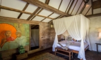 Bedroom with Wooden Floor - Villa Galante - Umalas, Bali