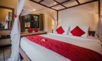 King Size Bed - Villa Gembira - Seminyak, Bali