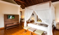 Bedroom with TV - Villa Gita Ungasan - Ungasan, Bali