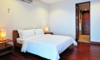 Bedroom with Lamps - Villa Griya Aditi - Ubud, Bali