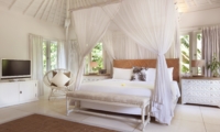 Bedroom with TV - Villa Hermosa - Seminyak, Bali
