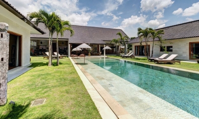 Pool Side - Villa Iluh - Seminyak, Bali