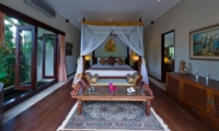 Bedroom with Seating Area - Villa Kalimaya One - Seminyak, Bali