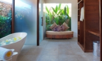 En-Suite Bathroom with Bathtub - Villa Kalimaya Two - Seminyak, Bali