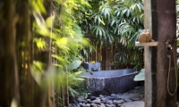 Outdoor Bathtub - Villa Kalua - Umalas, Bali