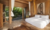Bedroom with Wooden Floor - Villa Kayu - Umalas, Bali