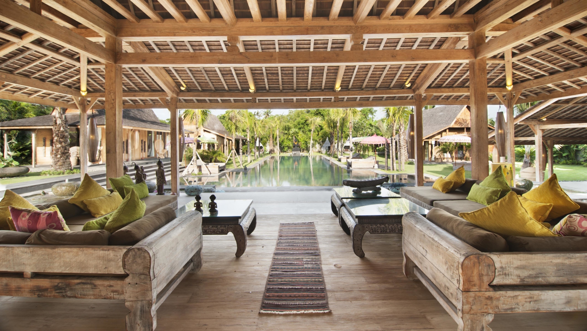  Villa  Kayu  5 Bedrooms Sleeps 10 Pool Umalas Bali