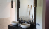 En-Suite His and Hers Bathroom with Mirror - Villa Kembang - Ubud, Bali