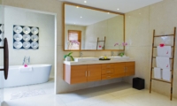 En-Suite His and Hers Bathroom - Villa Kinaree Estate - Seminyak, Bali