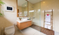 Bathroom with Mirror - Villa Kinara - Seminyak, Bali