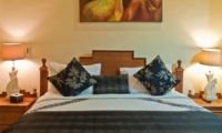 Bedroom with Table Lamps - Villa Krisna - Seminyak, Bali