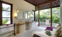His and Hers Bathroom - Villa Kubu - Seminyak, Bali