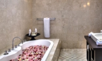 Bathtub with Rose Petals - Villa Lanai Residence - Seminyak, Bali