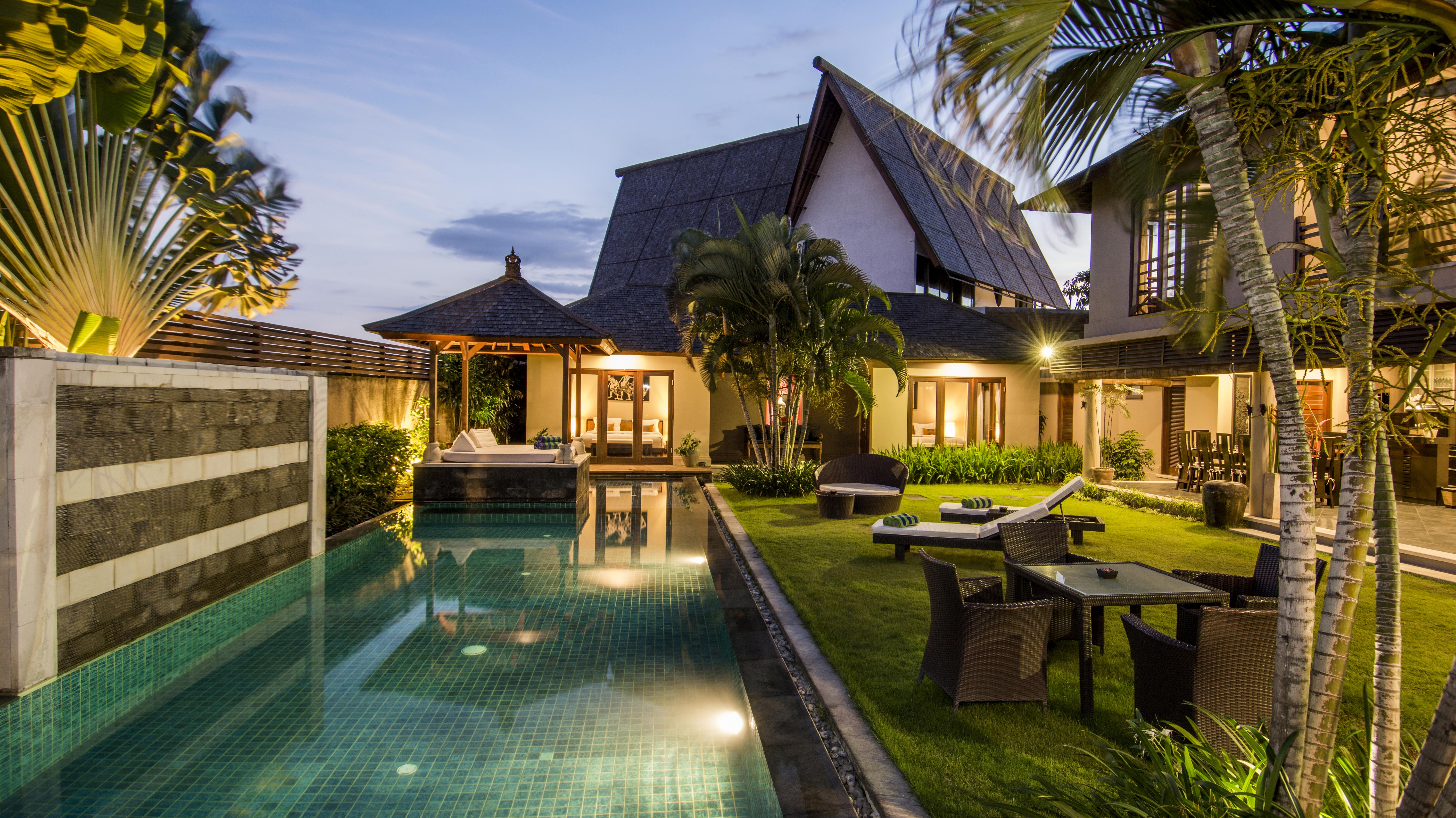 Rent Villa M | 5 bedrooms | Sleeps 10 | Pool |Petitenget Seminyak, Bali