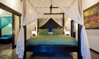 Four Poster Bed - Villa Mahkota - Seminyak, Bali