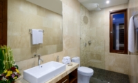 En-Suite Bathroom with Shower - Villa Maria - Legian, Bali