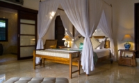 Four Poster Bed - Villa Nilaya Residence - Seminyak, Bali