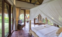 Bedroom with TV - Villa Omah Padi - Ubud, Bali