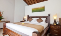Bedroom with Table Lamps - Villa Origami - Seminyak, Bali