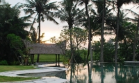 Pool Side - Villa Palm River - Pererenan, Bali