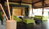 Living Area with Wooden Floor - Villa Palm River - Pererenan, Bali