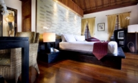 Bedroom with Wooden Floor - Villa Raj - Sanur, Bali