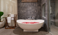 Romantic Bathtub Set Up - Villa Sally - Canggu, Bali